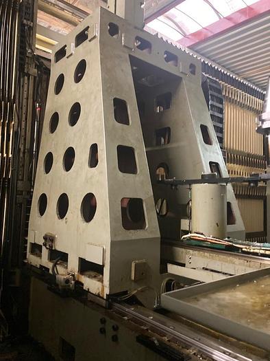 Utilisé VICTOR V-center 5-axis milling center