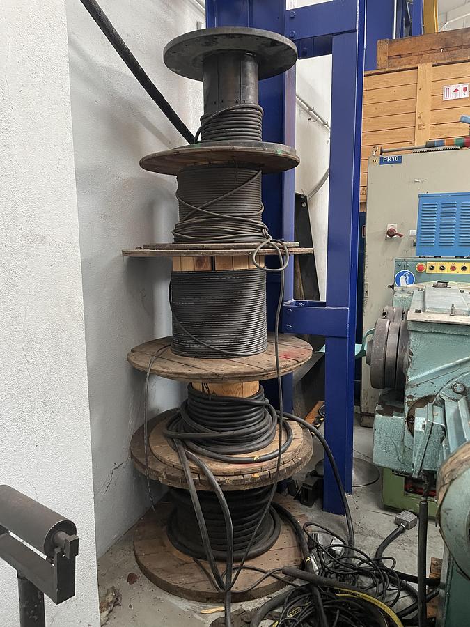 Used Tourets câble électrique - electrical cable