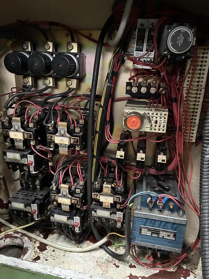 Used Fraiseuse HURON MU 5 conventionnelle