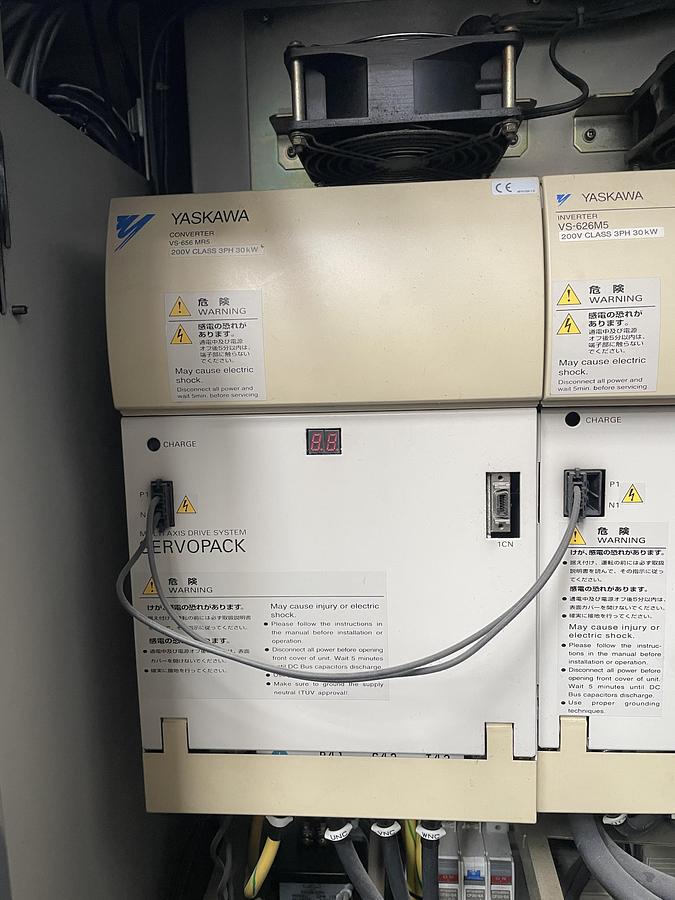 Used Variateurs et CN Yaskawa - CN Yasnak J300M