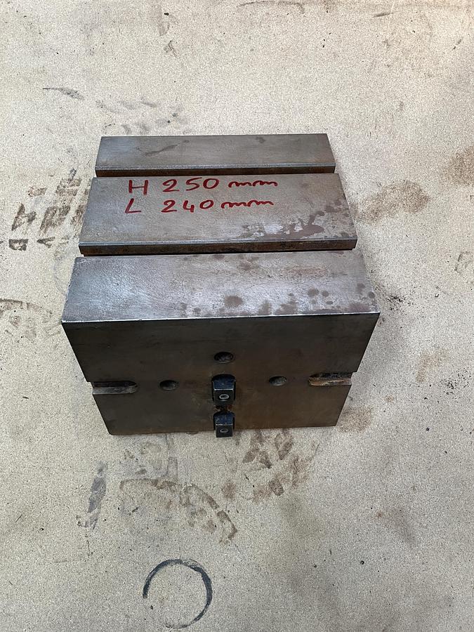 Used Equipement de fraisage, plateau diviseur, étau, équerre