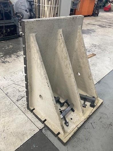 Used 2001 MECOF  Angle plate Cast-iron with T-slots / equerre en fonte rainurée