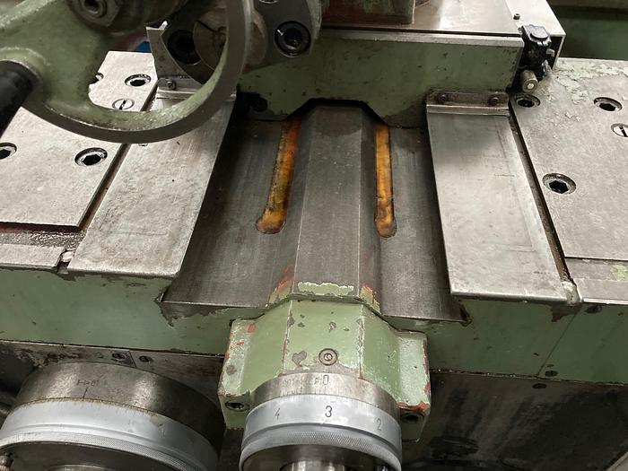 Utilisé TOS SUS 80 H x 8000 Tour parallèle traditionnel