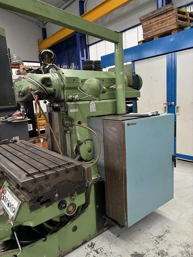 Used Fraiseuse universelle Huron type MU 4 à variation