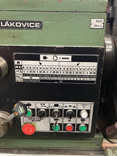 Utilisé TOS SUS 80 H x 8000 Tour parallèle traditionnel