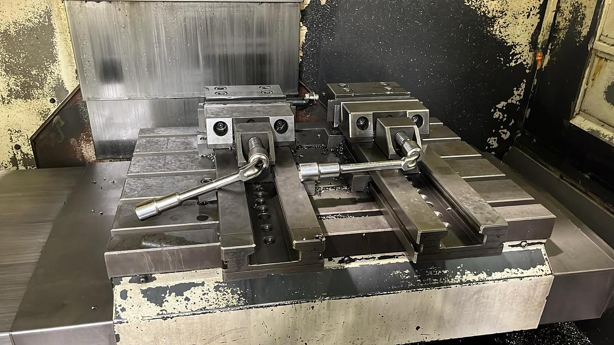 Used HURCO VMX 24 vertical machining center