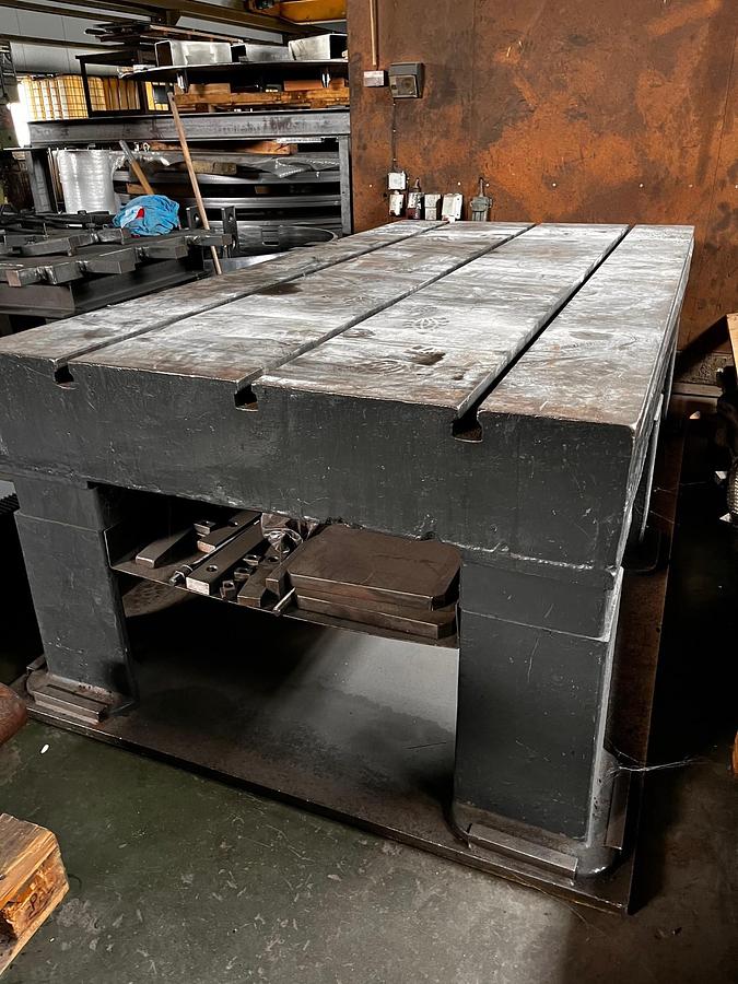 Used Table T-slots clamping table