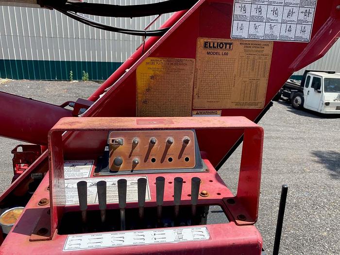 Used 2009 Ford F750 4x2 Elliott L60R Sign Crane - M22926