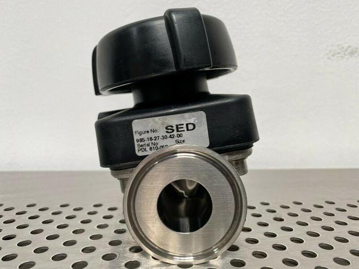 Used SED 985-16-27-30-42-00 Stainless Steel Manual Diaphragm Valve w/ 1" Sanitary Fit
