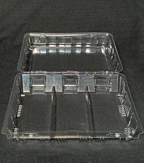 NEW, in-the-box — Commercial Packaging: 3 Sliced Loaf Center See-Thru Clamshell