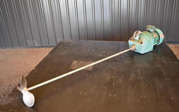 D'occasion USED LIGHTNIN CLAMP-ON MXER, 1.5 HP