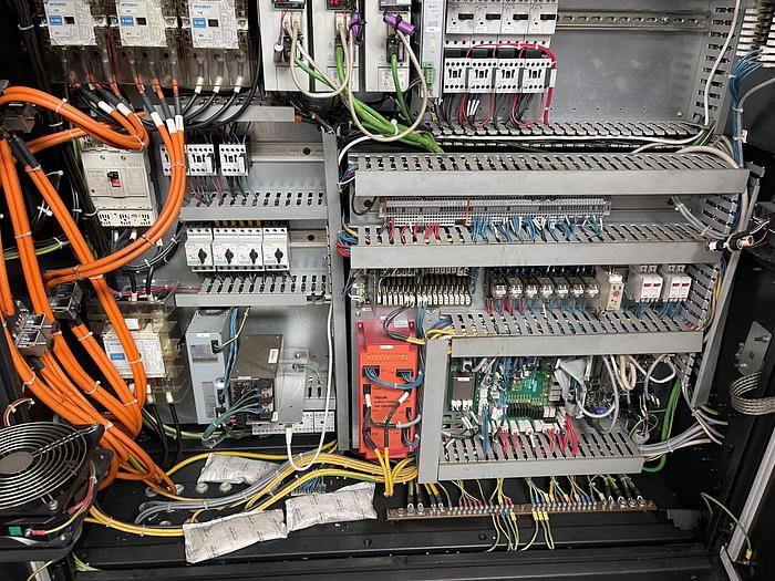 Ottime Centro di Lavoro Verticale MAZAK VTC-800/30SR