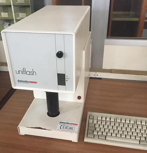 Used LABORATORY EQUIPMENT : FULL LABORATORY