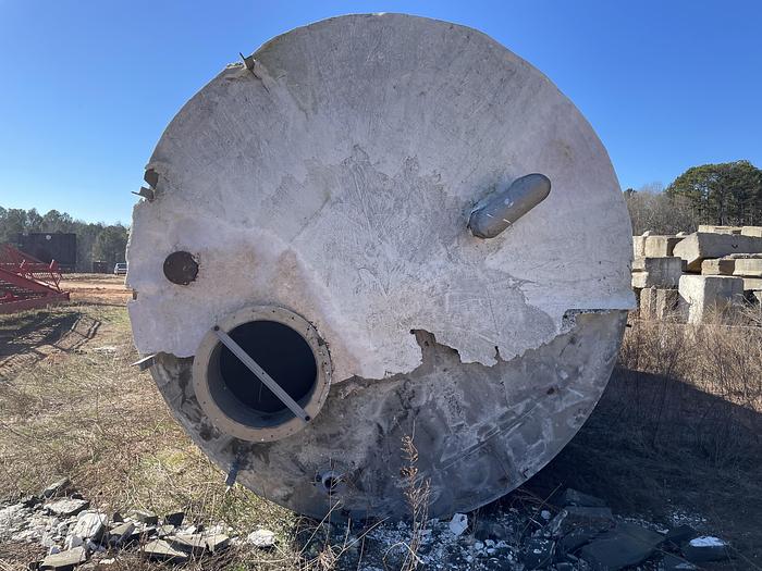 Used 14,000 Gallon Stainless Steel Tank Vertical w Bottom Heat Band