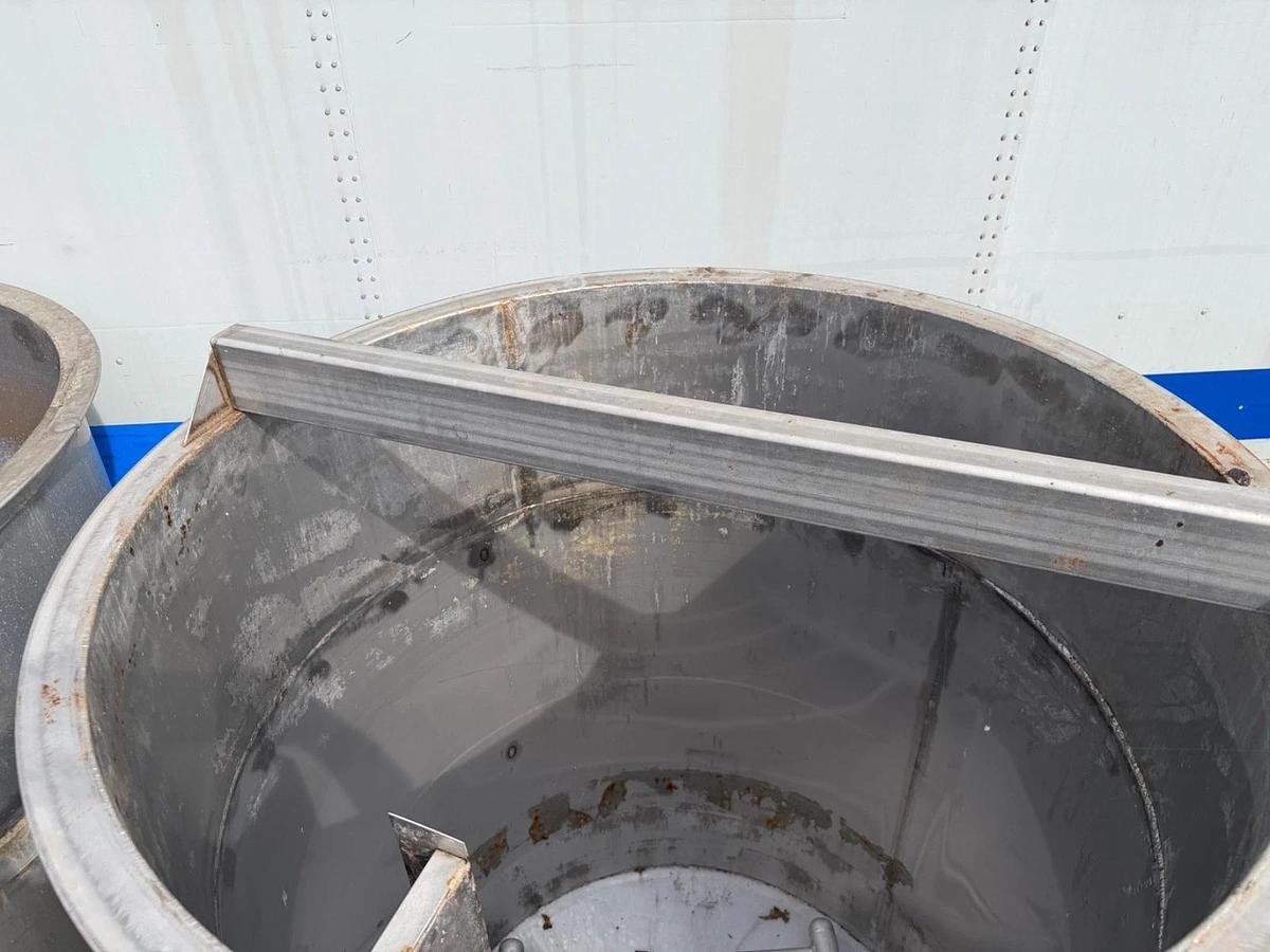 Used 600 Gallon 304 Stainless Steel Open Top Cone Bottom Tank w/ heat /Cooling Coils