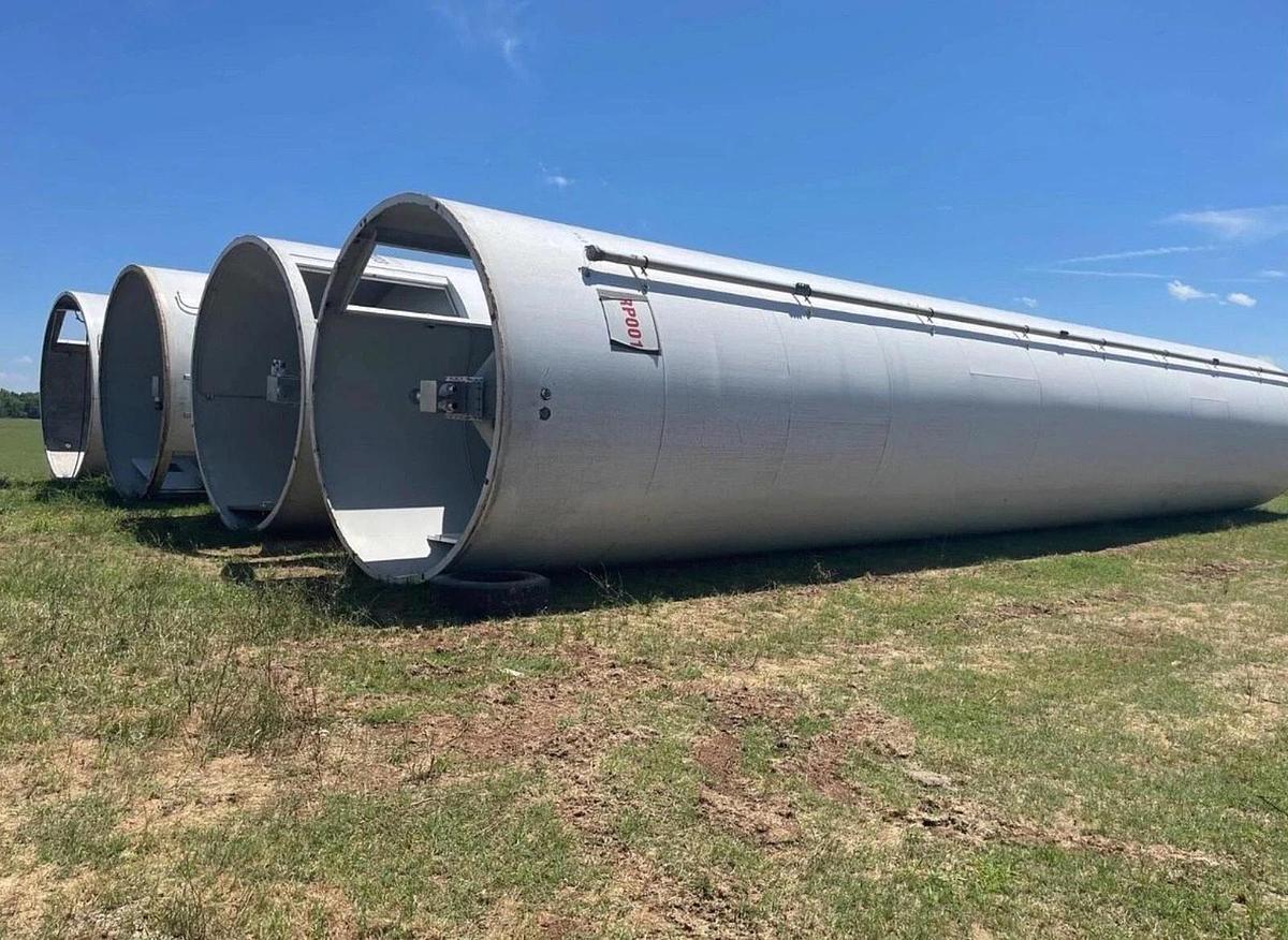 Used 2 SILO PELLET RESIN SILO’S MFG BY CST STORAGE 12’ x 72’  NO RUST! Excellent Cond
