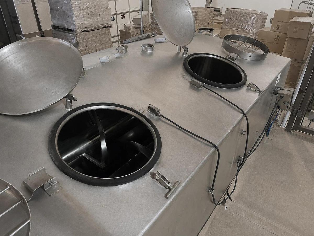 Used APV 160 Cu Ft Stainless Steel Twin Shaft Ribbon Blenders 40 HP Model HD-160DR