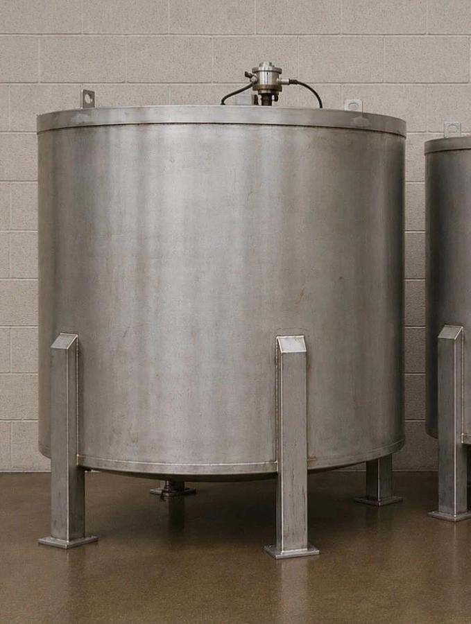 Used 1000 Gallon Stainless Steel Tank Open Top, Cone Bottom ,Top Center mixer 3 avail