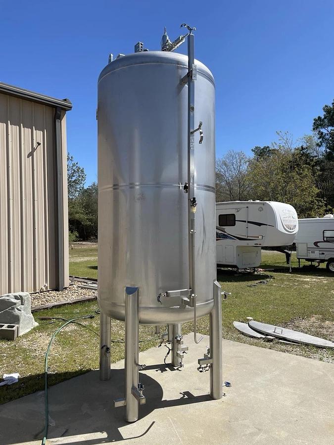 Used 1000 Gallon 4000 L 304 Stainless Steel , Vacuum rated Tank Dish / Dome