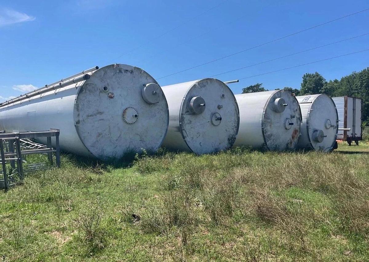 Used 2 SILO PELLET RESIN SILO’S MFG BY CST STORAGE 12’ x 72’  NO RUST! Excellent Cond