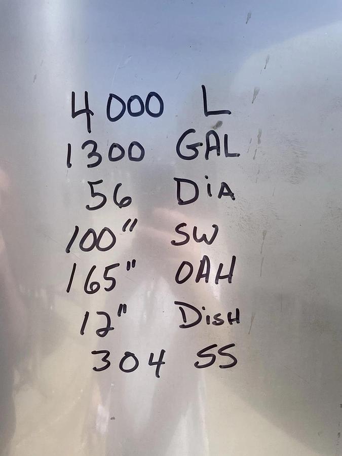 Used 1000 Gallon 4000 L 304 Stainless Steel , Vacuum rated Tank Dish / Dome