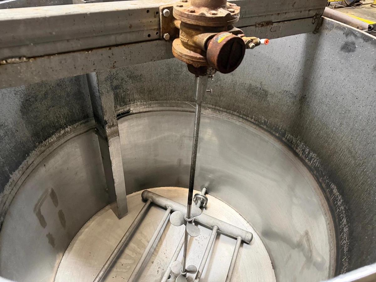 Used 400 Gallon Stainless Steel Tank Open Top, Cone Bottom , Top Center Mounted Mixer