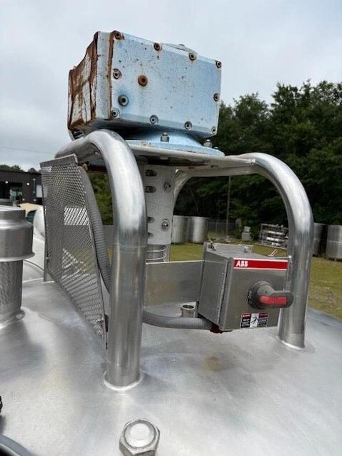 Used 3000 Gallon Stainless Steel Jacketed Processor mfg by DCI 60 PSI Sweep Agit