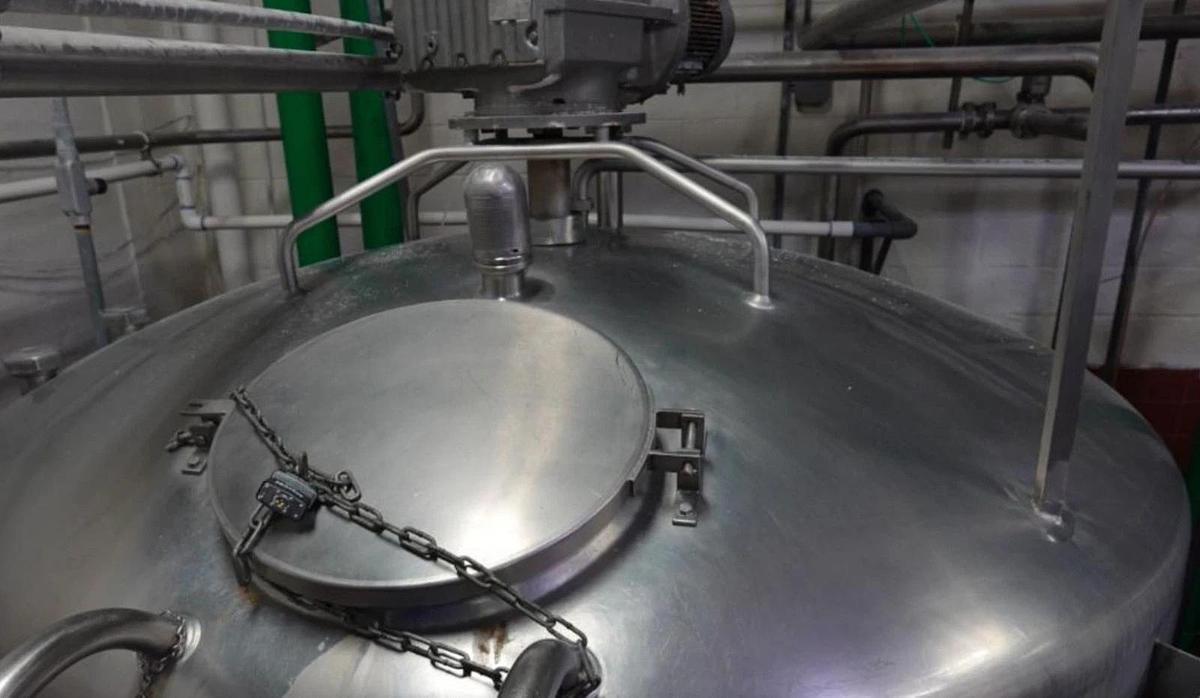 Used 1500 Gallon Jacketed Stainless Steel Processor with sweeping agitation w Cone