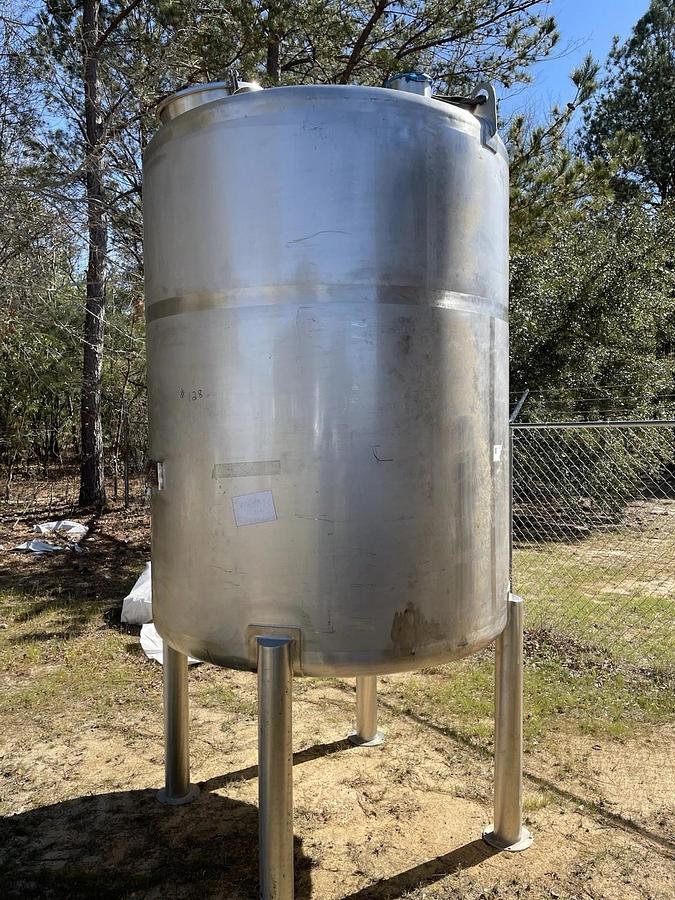 Used 900 Gallon Vertical Stainless Steel Tank With Dome Top Dish Bottom