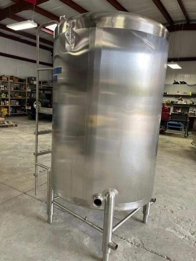 Used 500 Gallon Feldmeier 316 Stainless Steel Dome Top Dish Bottom Mix Tank w ladder