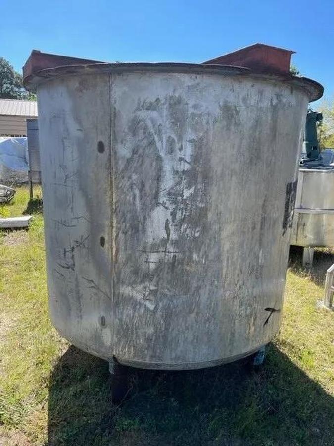 Used 1000 Gallon 304 Stainless Steel Mix Tank Cone Bottom hinged lid top