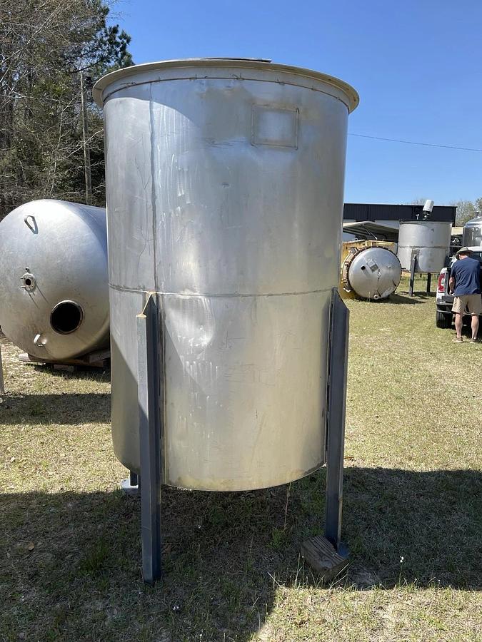 Used 600 Gallon Stainless Steel Mix Tank Cone Bottom , Open top