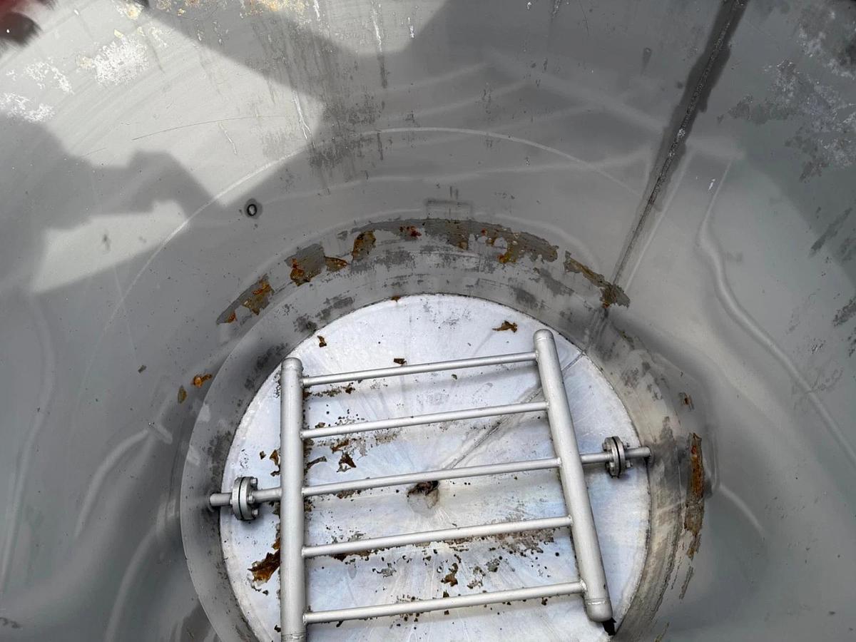 Used 600 Gallon 304 Stainless Steel Open Top Cone Bottom Tank w/ heat /Cooling Coils
