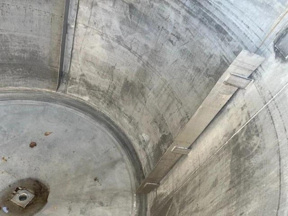 Used 1000 Gallon 304 Stainless Steel Mix Tank Cone Bottom hinged lid top