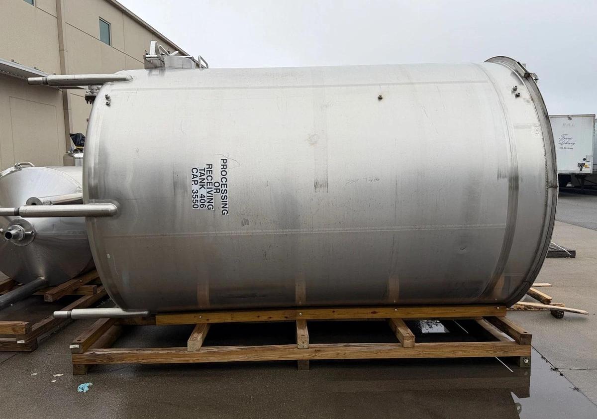 Used 3500 Gallon Stainless Steel Vertical Storage Tank Very Clean