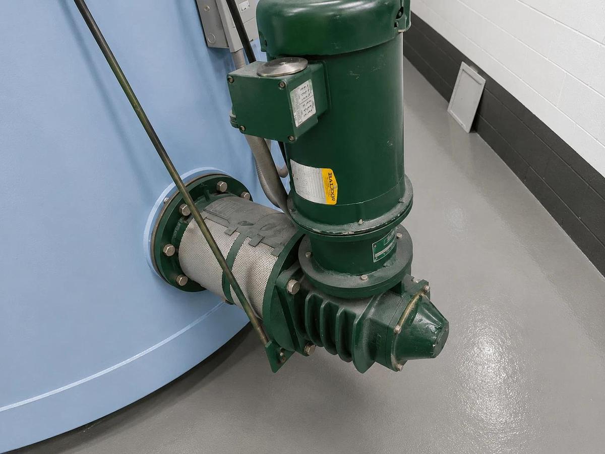 Used 2500 Gallon Vertical Jacketed Stainless Steel Mix Tank w/ 5 HP Agitator  4 avail