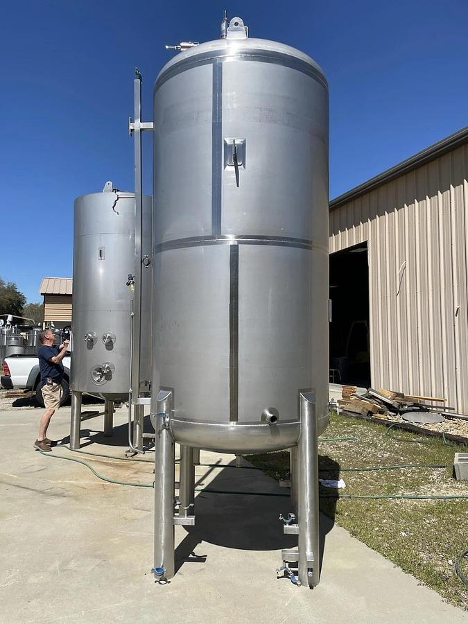 Used 1000 Gallon 4000 L 304 Stainless Steel , Vacuum rated Tank Dish / Dome