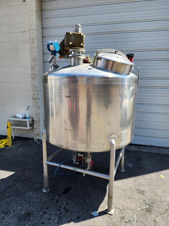 Used 500 Gallon Feldmeier 316 Stainless Steel Dome Top Dish Bottom Mix Tank w ladder