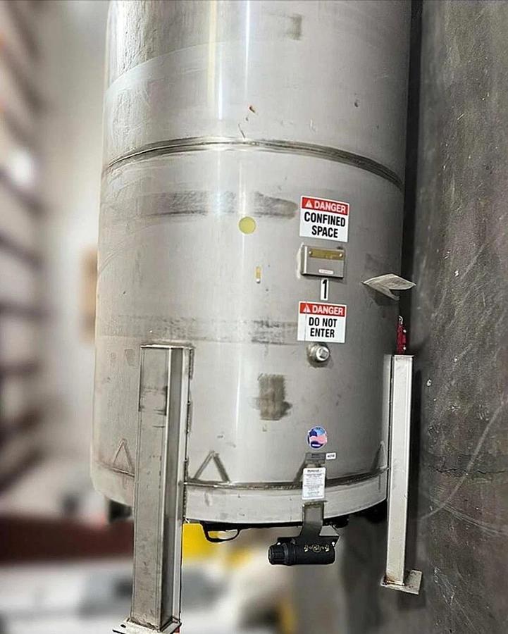 Used 3400 Gallon Mfg By Meridian Stainless Steel Vertical Storage Tank Very Clean