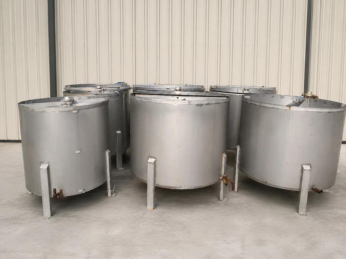 Used 400 Gallon Stainless Steel Tank Open Top, Cone Bottom , Top Center Mounted Mixer