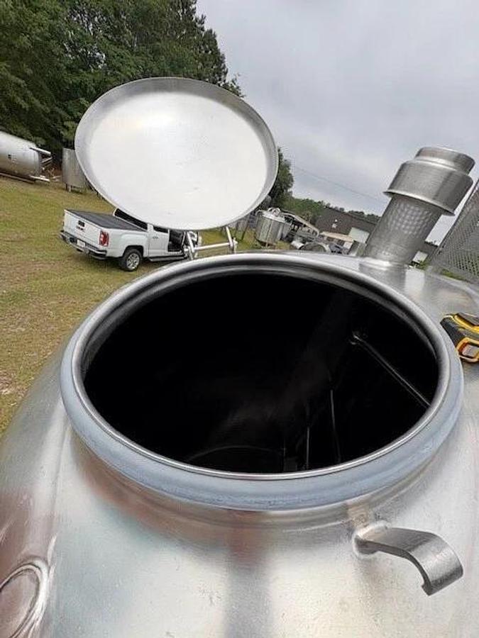 Used 3000 Gallon Stainless Steel Jacketed Processor mfg by DCI 60 PSI Sweep Agit