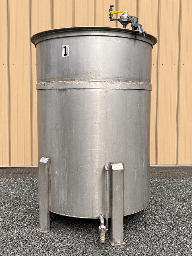 Used 600 Gallon 304 Stainless Steel Open Top Cone Bottom Tank w/ heat /Cooling Coils