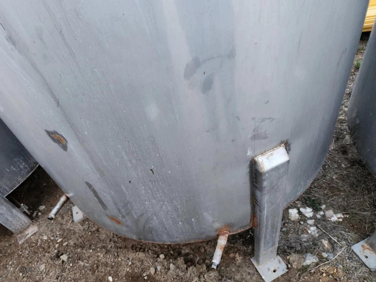 Used 600 Gallon Stainless Steel Tank Open Top, Cone Bottom , Top Center Mounted Mixer