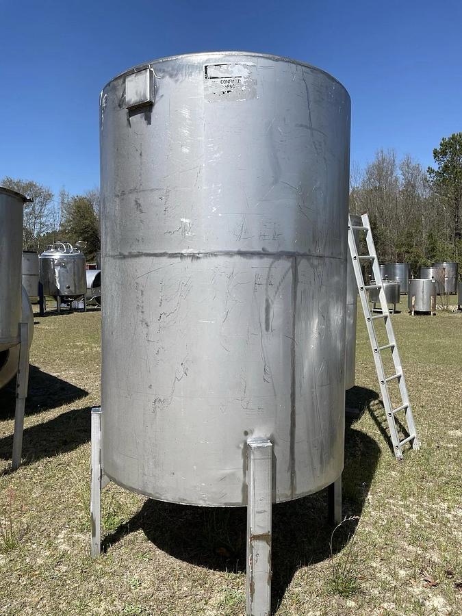 Used 1000 Gallon 304 Stainless Steel Tank Cone Bottom hinged lid top