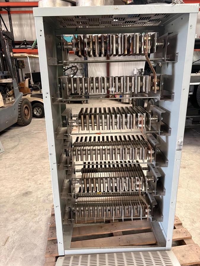 Used Avtron Load Bank 480v 3 PH Current Rating 2700 Amps Brand new 1 available