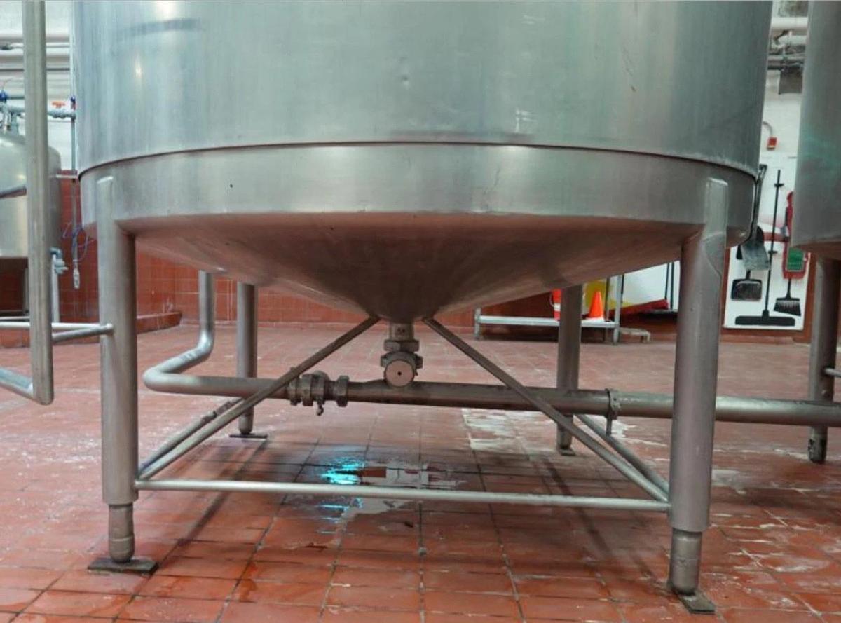 Used 1000 Gallon Jacketed Stainless Steel Processor with sweeping agitation w Cone