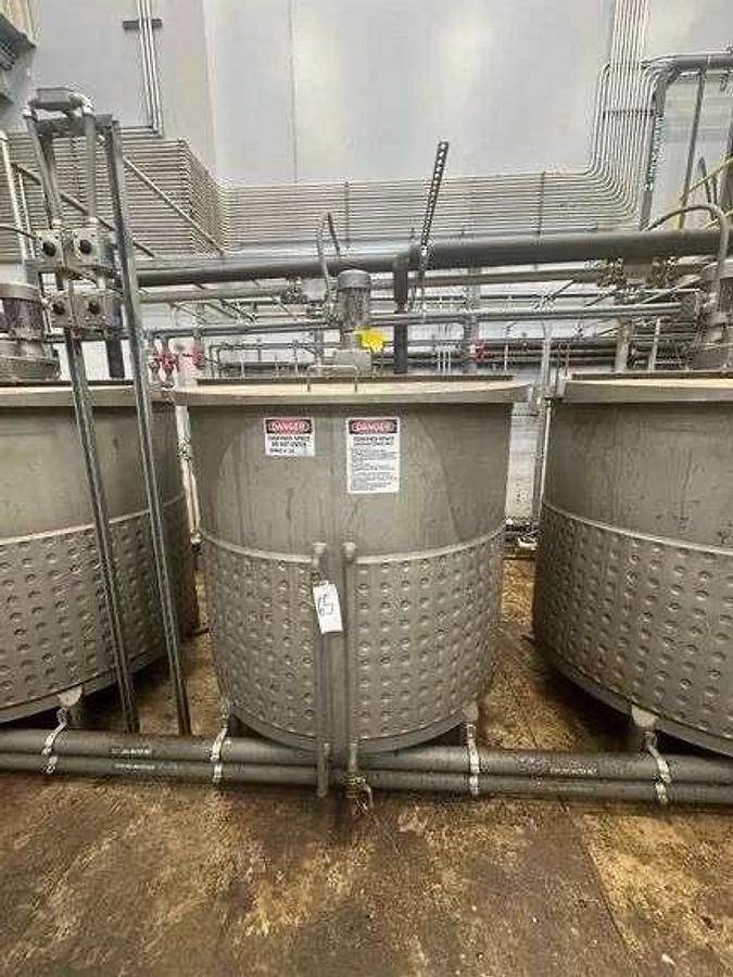 Used 600 Gallon Stainless Steel Dimple Jacketed Mix Tank , Slope 1.5 HP Heavy Mixer