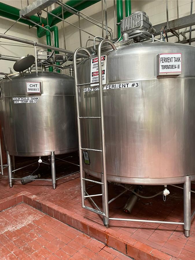 Used 1500 Gallon Stainless Steel Processor Tank with Agitation Food Grade