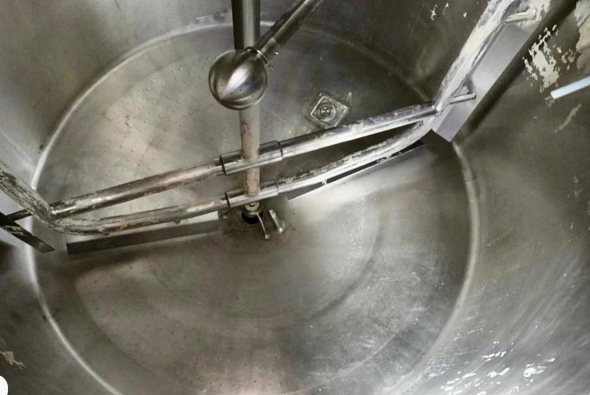 Used 1500 Gallon Jacketed Stainless Steel Processor with sweeping agitation w Cone