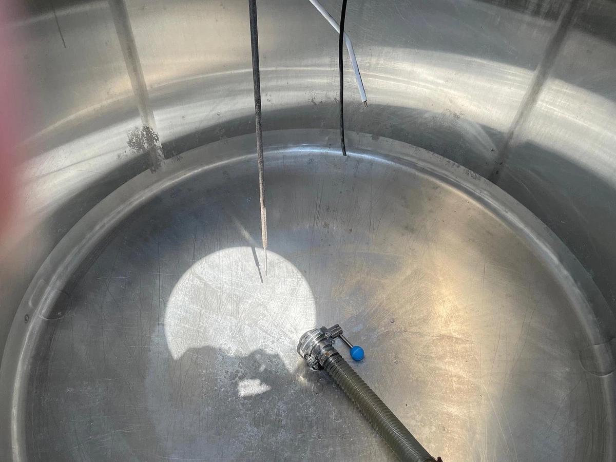 Used 500 Gallon 304 Stainless Steel Food Grade Tank with Dome Top and Cone Bottom